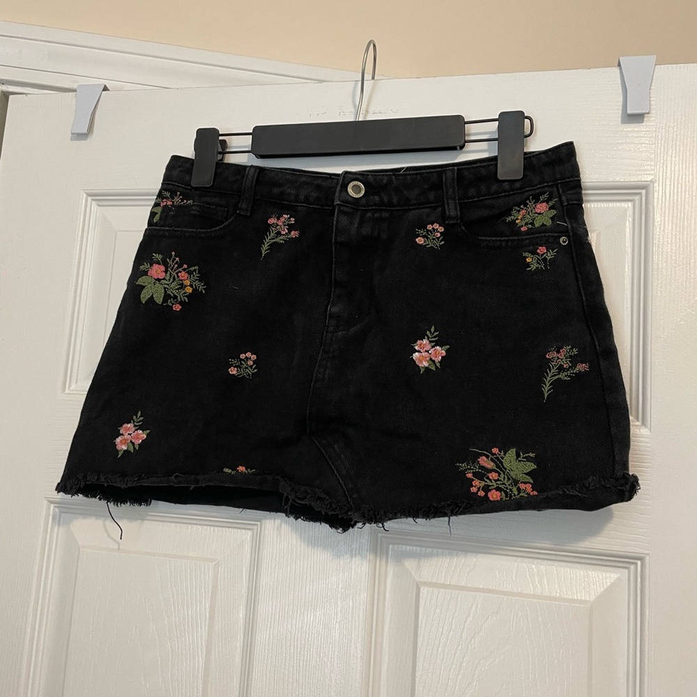 Boutique Embroidered Floral Denim Skirt